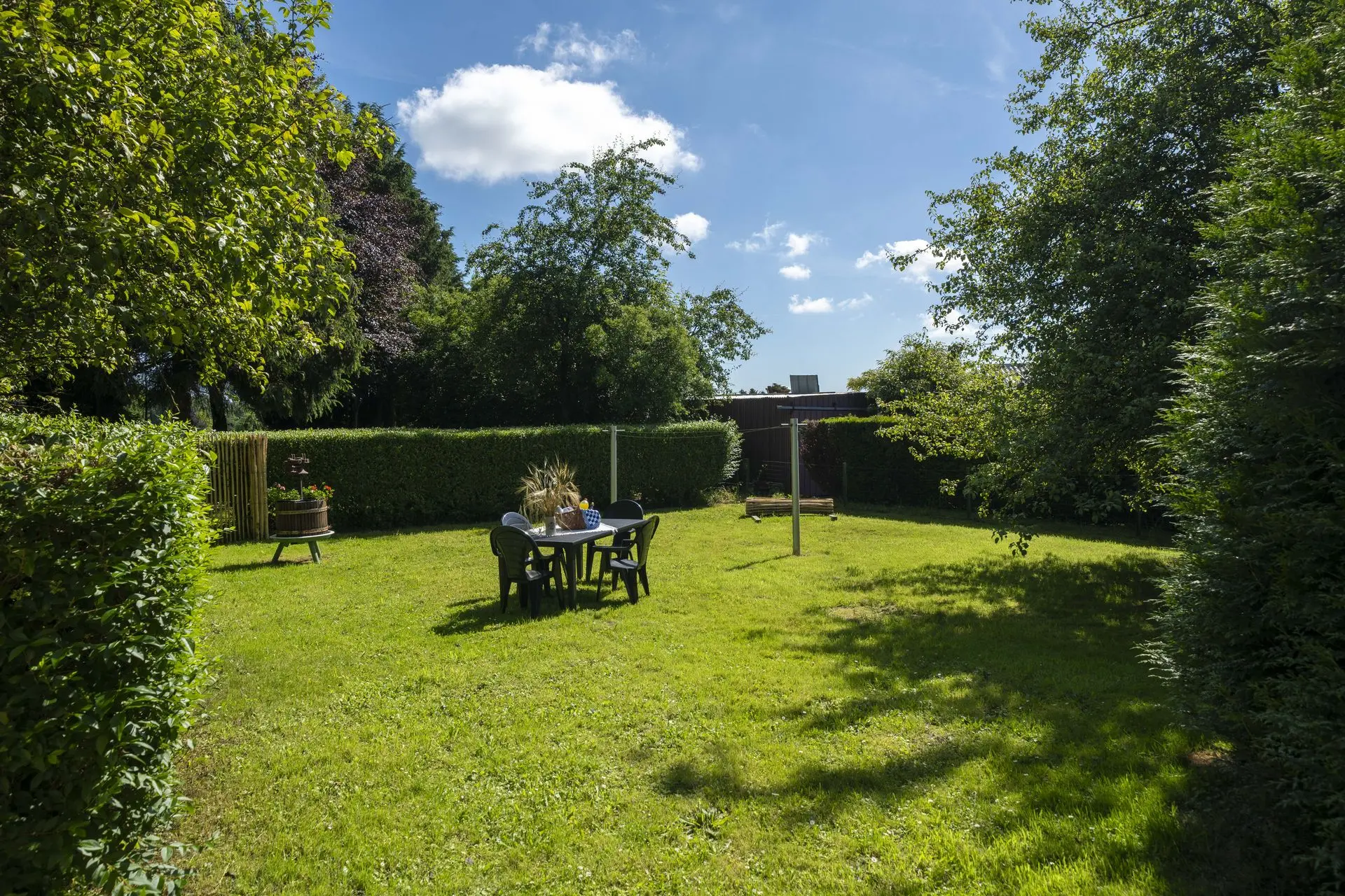 Jardin 1 -  gîte La Blanche Epine  Momignies